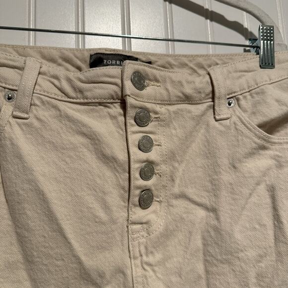 Torrid Beige Classic Denim High Rise Shorts Plus Size 20 - Picture 3 of 6